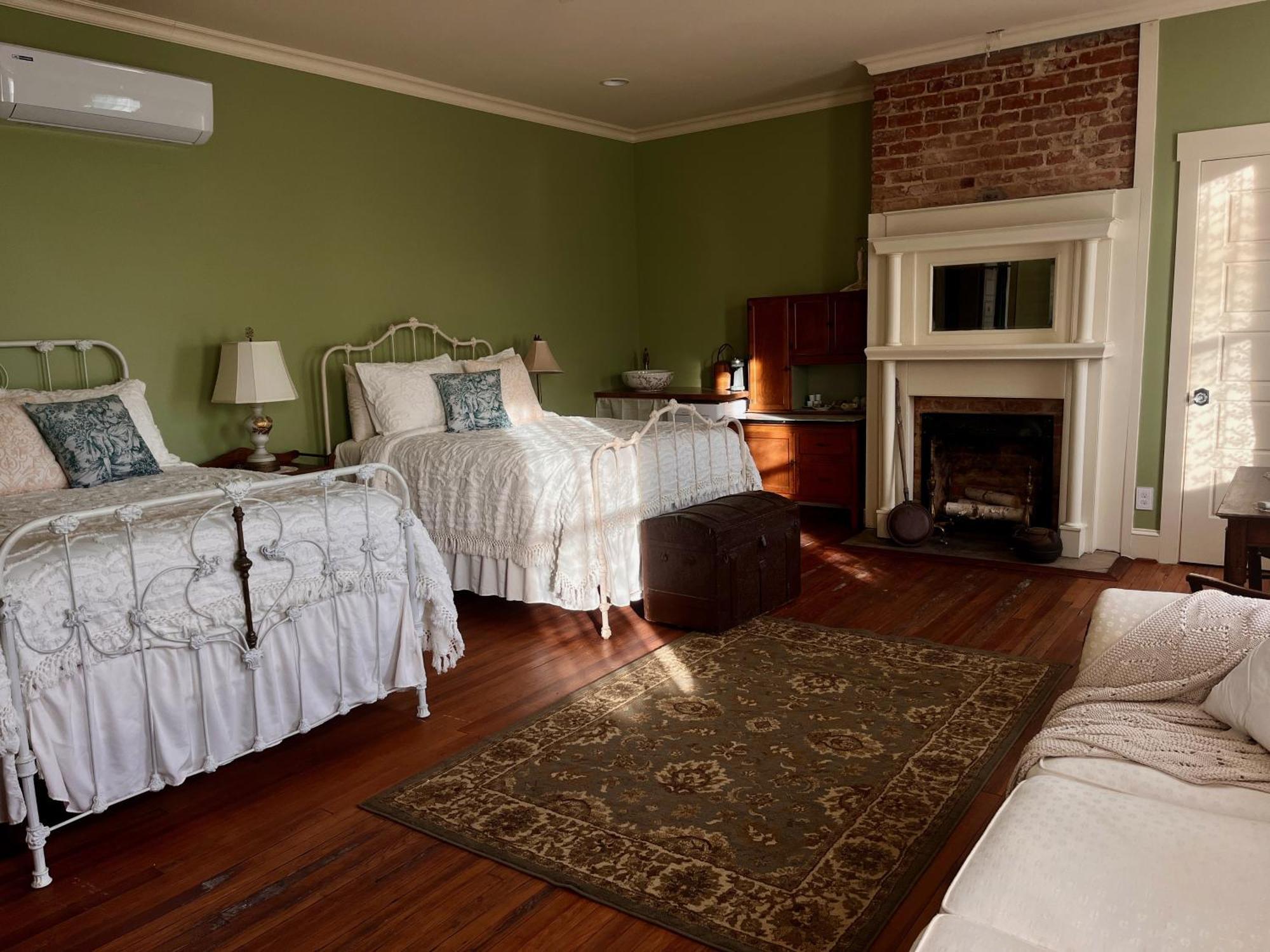 Tanglewood Inn Greenville Bagian luar foto