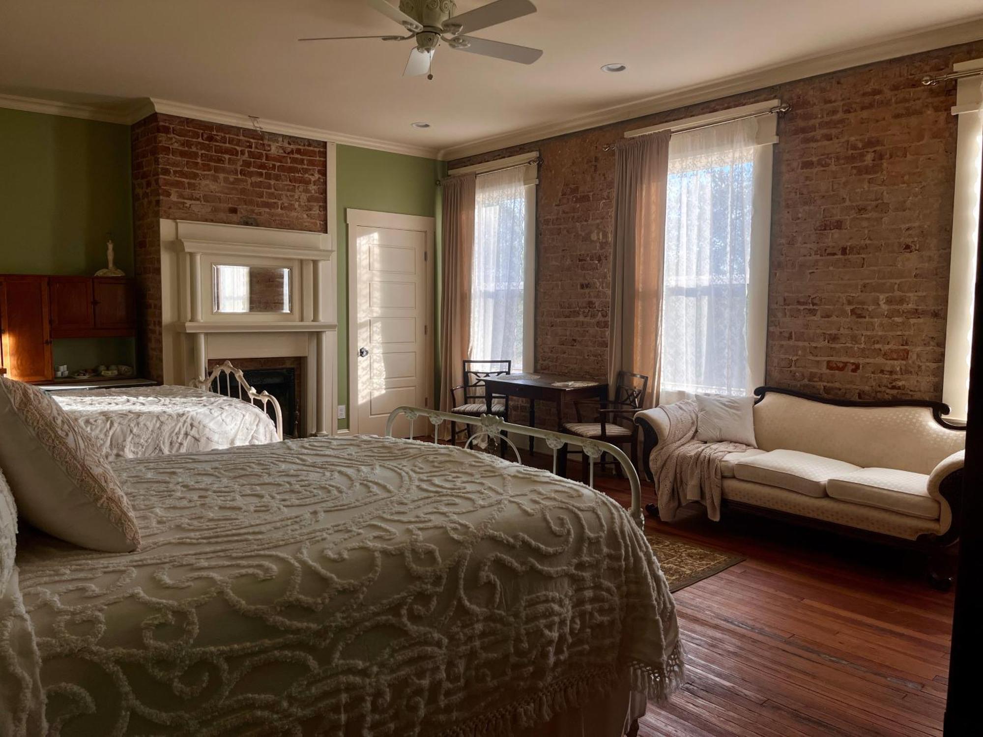 Tanglewood Inn Greenville Bagian luar foto